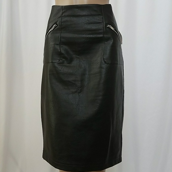 🛑SOLD🛑Faux Leather Pencil Skirt - Picture 2 of 4